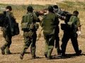 شبان يقومون بضرب جنديين اسرائيليين شمال اسرائيل