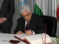 الرئيس عباس يصادق على قانون المياه الجديد