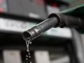 توقعات بانخفاض كبير على أسعار الوقود مطلع 2016