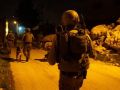 قوات الاحتلال تعتقل شقيقين من محافظة الخليل جنوب الضفة الغربية