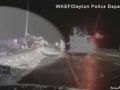 فيديو : رجال إطفاء يتعاملون مع حادث سيارة فتصطدمهم سيارتين بأقل من دقيقة