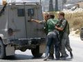 الاحتلال يعتقل مواطنا من مخيم العروب بالخليل