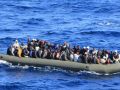 إنقاذ آلاف اللاجئين قبالة السواحل الليبية