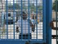 يديعوت احرينوت : اعتقال إسرائيلي حاول تهريب هواتف خلوية لسجن نفحه‏