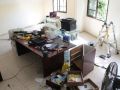 قوات الاحتلال تعتقل صاحب متجر لبيع &quot;الكومبيوترات&quot; بعد سرقته بطولكرم - شاهد الصور والفيديو