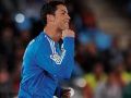 ريال مدريد يسحق ألميريا بخماسية ورونالدو يخرج مصاباً