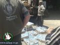 صحة البيئة والضابطة الجمركية تتلف دواجن ومجمدات بالخليل