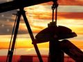 النفط يهوي بالأسهم الأميركية