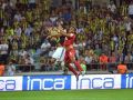 دروجبا يهدي جالطة سراي كأس السوبر التركي