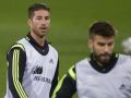 لاعبو برشلونة يدعمون راموس ضد بيكيه!