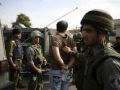 جيش الاحتلال يعتقل مواطنا ويخطر بمصادرة آلاف الدونمات في الخليل