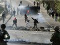 3 اصابات في مواجهات بين مئات الطلبه والاحتلال جنوب نابلس