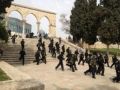 المستوطنون يقتحمون ويدنسون المسجد الأقصى