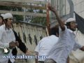 مستوطنون يرشّون أسرة من ارطاس بالغاز