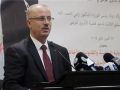 رئيس الوزراء يدعو الموظفين المستنكفين في غزة العودة للعمل