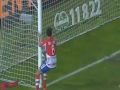 شاهد الهدف : لاعب غرناطة يسجل هدف ضد مرماه بشكل غريب