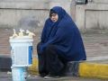 مصر تخصص راتباً شهريا لبائعة الترمس التي خطفت قلوب الملايين