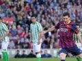 ميسي يقود برشلونة للفوز على ريال بيتيس