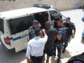 الشرطة تلقي القبض على شخصين بتهمة السرقة في طولكرم