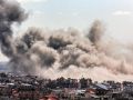 غزة: قصف مدفعي وغارات وراء الخط الأصفر والاحتلال يعرقل عمل معبر رفح