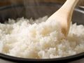 طريقة مبتكرة لطهي الأرز تقلل سعراته الحرارية للنصف
