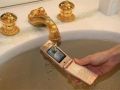  جراثيم الهواتف المحمولة أخطر من المرحاض