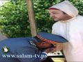 مغربيون يحتجون ويعترضون على تقبيل يد الملك والانحناء له!