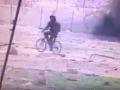 بالفيديو | امسك حرامي- جندي إسرائيلي يسرق 'بسكليتة'