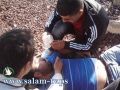 بالصور:جنود على حاجز برطعة يعتدون بالضرب المبرح على احد شبان البلدة