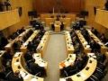 برلمان قبرص يرفض بالأغلبية فرض ضريبة على ودائع البنوك