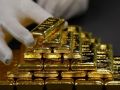 الذهب يستعيد بريقه مع تراجع الدولار