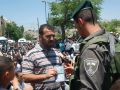 ازدحامات كبيرة وتشديدات أمنية اسرائيلية على الحواجز حول القدس المحتلة