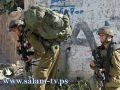 قوات الاحتلال تقتحم مدينة قلقيلية وتسلم تباليغ للاسرى المحررين