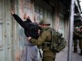 الاحتلال يعتقل 9 مواطنين فجر الخميس
