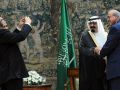 صحيفة إسرائيلية : السعودية تجاهر باستعدادها لبيع النفط إلى &quot;تل أبيب&quot;