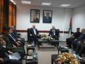 رئيس الوزراء : لا بوادر لحل أزمة الرواتب والأشهر المقبلة عصيبة