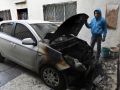 مستوطنون يحرقون سيارتين ويعتدون على مسجد في بيت إكسا