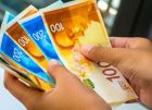 شحّ الرواتب يفجر الإضرابات في ظل أزمة مالية خانقة