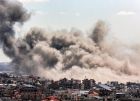 غزة: قصف مدفعي وغارات وراء الخط الأصفر والاحتلال يعرقل عمل معبر رفح