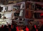 مصرع وإصابة المئات جراء زلزال مدمر ضرب سوريا وتركيا