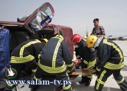 الدفاع المدني: إخلاء مزارع من أسفل جراره بعد إنقلابه في بلدة زيتا شمال غرب طولكرم