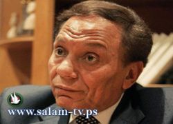 عادل إمام للمحتجين: أخاف على بلادي وأنا في صفكم