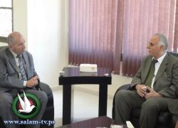 سفير فلسطين في رومانيا يزور جامعة فلسطين التقنية ـ خضوري
