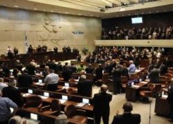 استطلاع يكشف تقلص عدد المقاعد بين اليمن واليسار لـ6 مقاعد