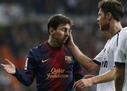 فضيحة ألونسو .. ادّعى الإصابة هرباً من لاعبي برشلونة