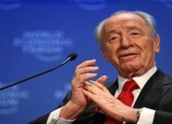 بيرس يدعو حكومة إسرائيل المقبلة لتجديد المفاوضات مع السلطة