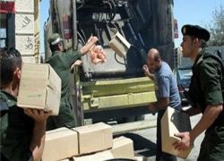 طواقم حماية المستهلك تغلق محل في رام الله يبيع بقوليات تالفة