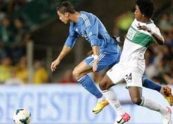 رونالدو يقود ريال مدريد للفوز على التش بثنائية