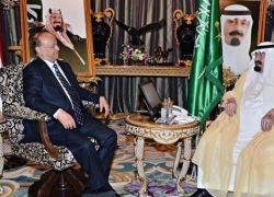 خادم الحرمين يبحث مع الرئيس اليمني الأحداث الراهنة