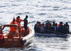 24 مهاجرا أغلبهم سوريون يلقون حتفهم في غرق مركبين قبالة السواحل التركية (فيديو)